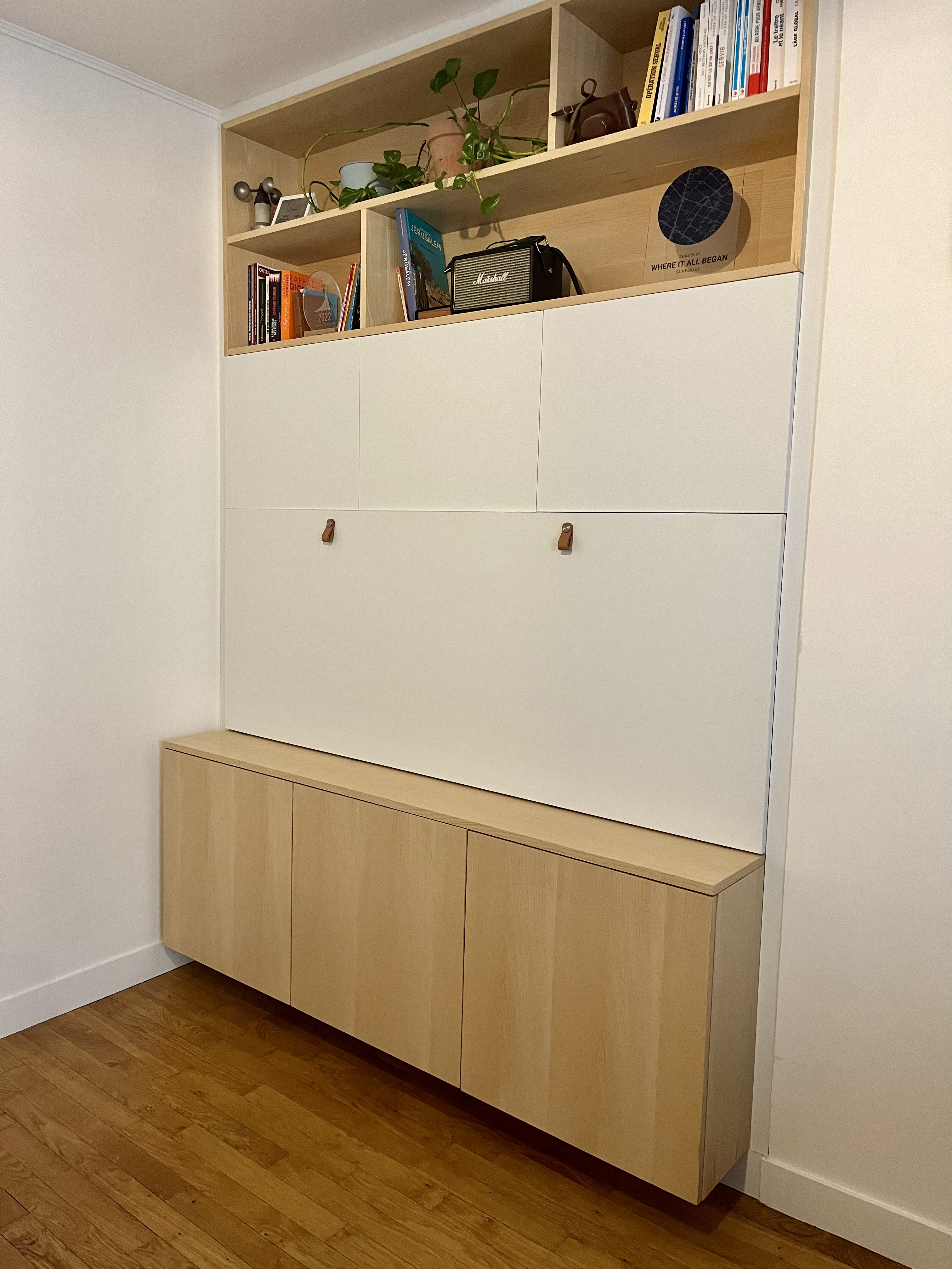 meuble de rangement et bureau 